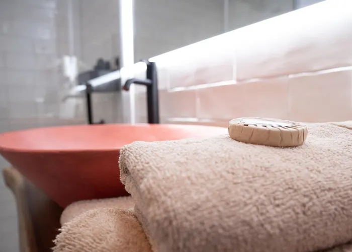 Refugium Theresienstraße 19 - Morisot * Rhodt unter Rietburg